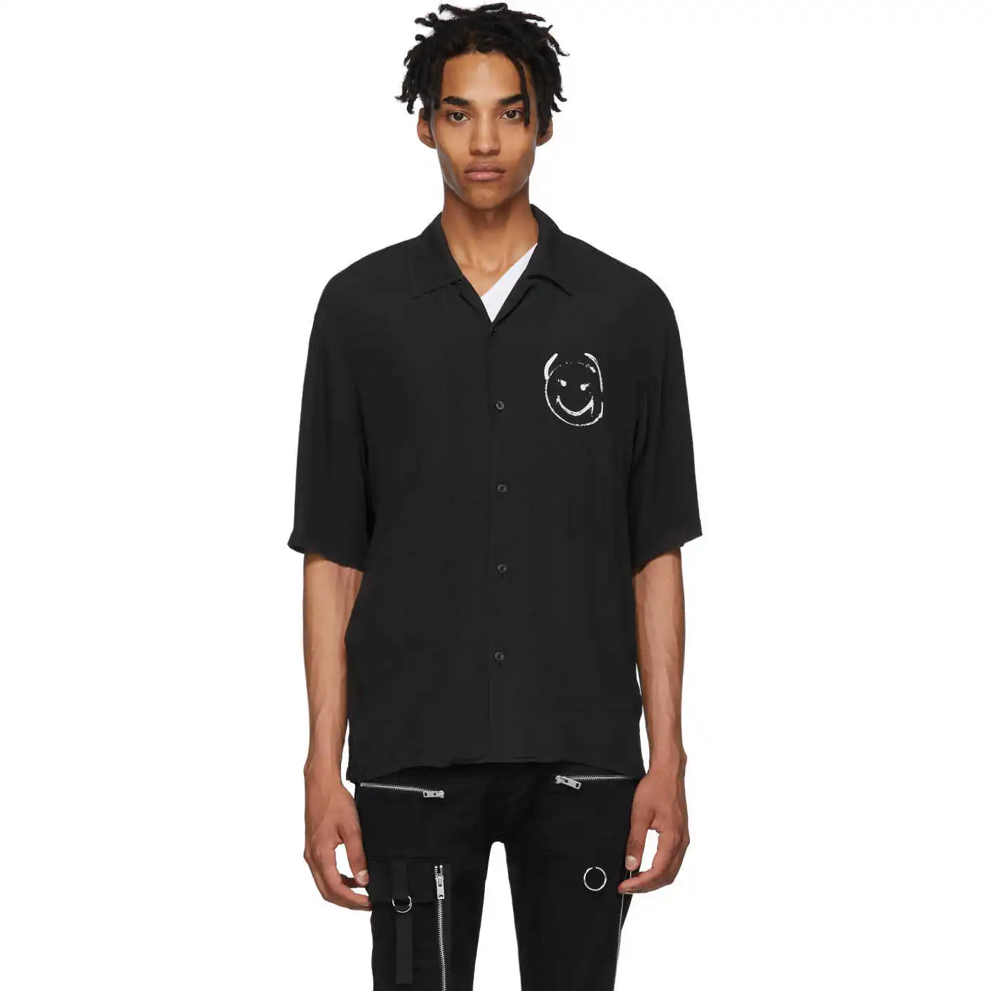 YOJI OOAK Undercover SHIRT Takahashi Shield printed smiling face shirt with triacetate short sleeved shirt by Zhou Zhennan
YOJI OOAK Undercover SHIRT Takahashi Shield printed smiling face shirt with triacetate short sleeved shirt by Zhou Zhennan