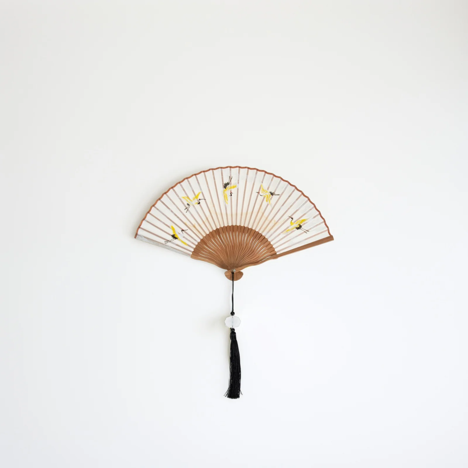 Silk Bamboo Folding Fan Decorative Adornment Wedding Party Home Accessories Classic Foldable Fan Traditional Style
Silk Bamboo Folding Fan Decorative Adornment Wedding Party Home Accessories Classic Foldable Fan Traditional Style