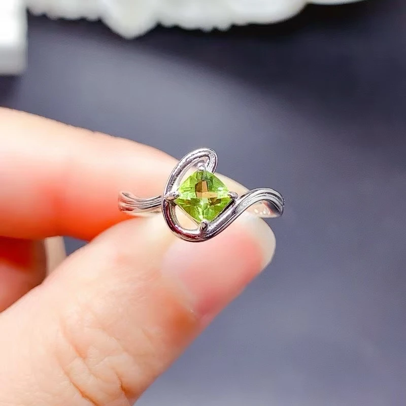 Solid 925 Silver Peridot Ring 5mm Natural Citrine Silver Ring 18K Gold Plated Genuine Peridot Jewelry
Solid 925 Silver Peridot Ring 5mm Natural Citrine Silver Ring 18K Gold Plated Genuine Peridot Jewelry