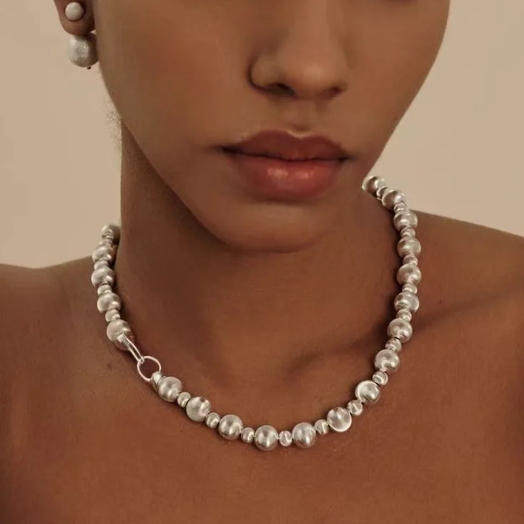 Jenny&dave Clavicle Chain Niche Design Silver Brushed Ball Short Flower Necklace Necklaces For Women
Jenny&dave Clavicle Chain Niche Design Silver Brushed Ball Short Flower Necklace Necklaces For Women