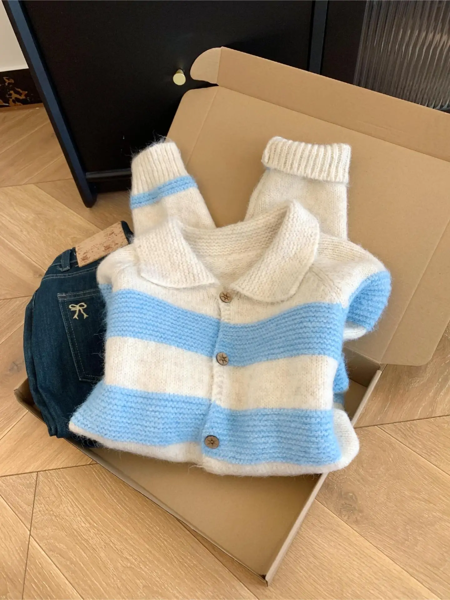 Loose Women's Neck Knitwear Sweater Autumn Winter Thickened Warm Striped Outerwear Comfortable Casual Korean Style
Loose Women's Neck Knitwear Sweater Autumn Winter Thickened Warm Striped Outerwear Comfortable Casual Korean Style