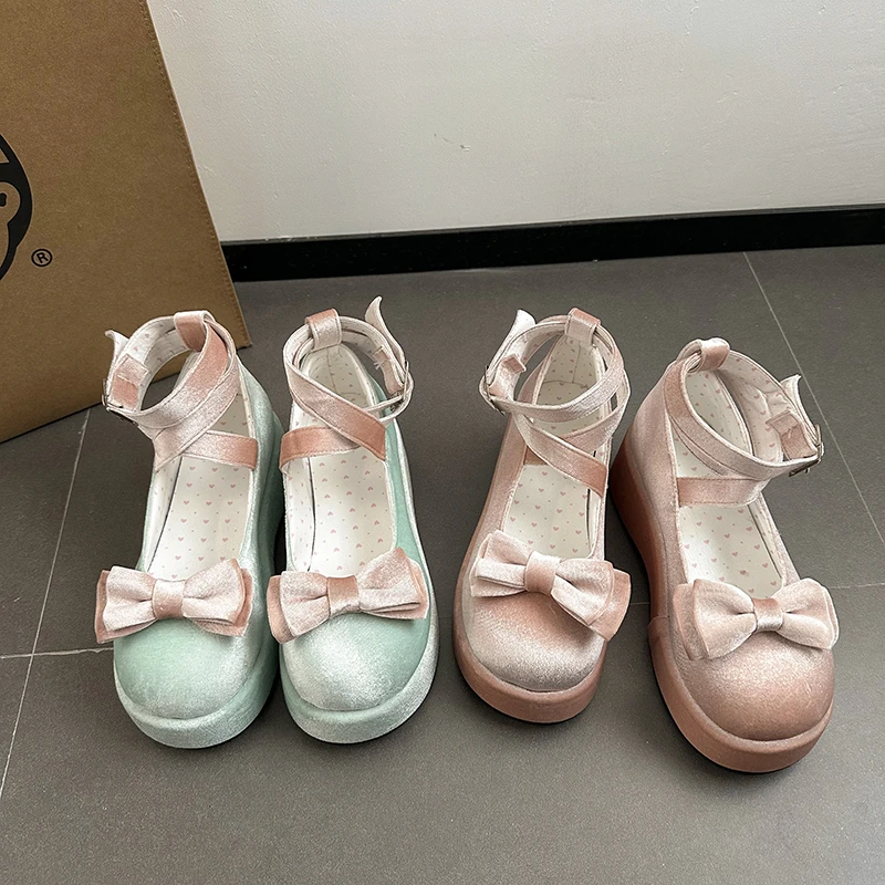 Ретро универсальные туфли Мэри Джейн на блочном каблуке с низким вырезом для женщин, новинка весны 2026, французский стиль, со скрытой платформой
Ретро универсальные туфли Мэри Джейн на блочном каблуке с низким вырезом для женщин, новинка весны 2026, французский стиль, со скрытой платформой