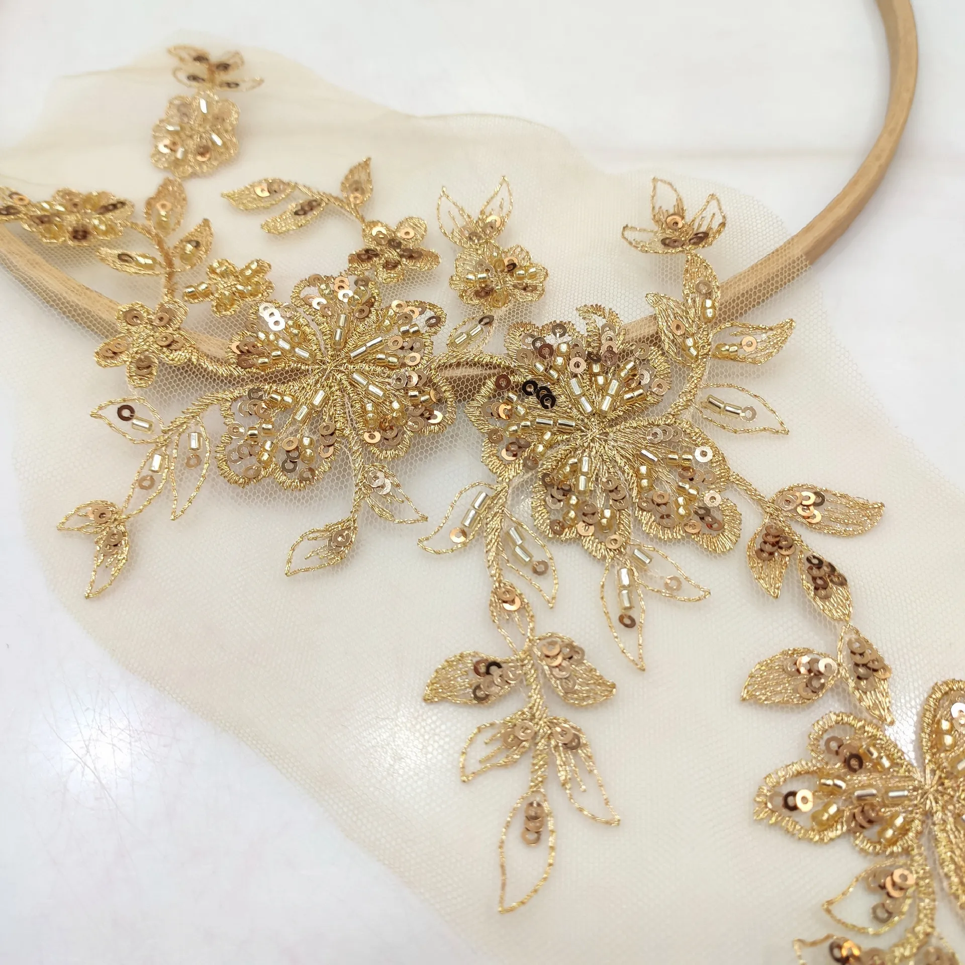 Gold Beaded Embroidered Lace with Sequins DIY Light Luxury Apparel Embellishment Bridal Trim Pattern Matched Appliqued Fabric
Gold Beaded Embroidered Lace with Sequins DIY Light Luxury Apparel Embellishment Bridal Trim Pattern Matched Appliqued Fabric