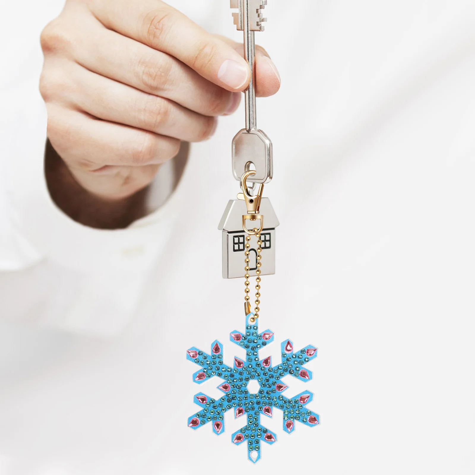 1Set Snowflake Pendants Unique Winter Keychains for Keys Bags Home Holiday Decorations DIY Hanging Ornament Craft Gift Set
1Set Snowflake Pendants Unique Winter Keychains for Keys Bags Home Holiday Decorations DIY Hanging Ornament Craft Gift Set
