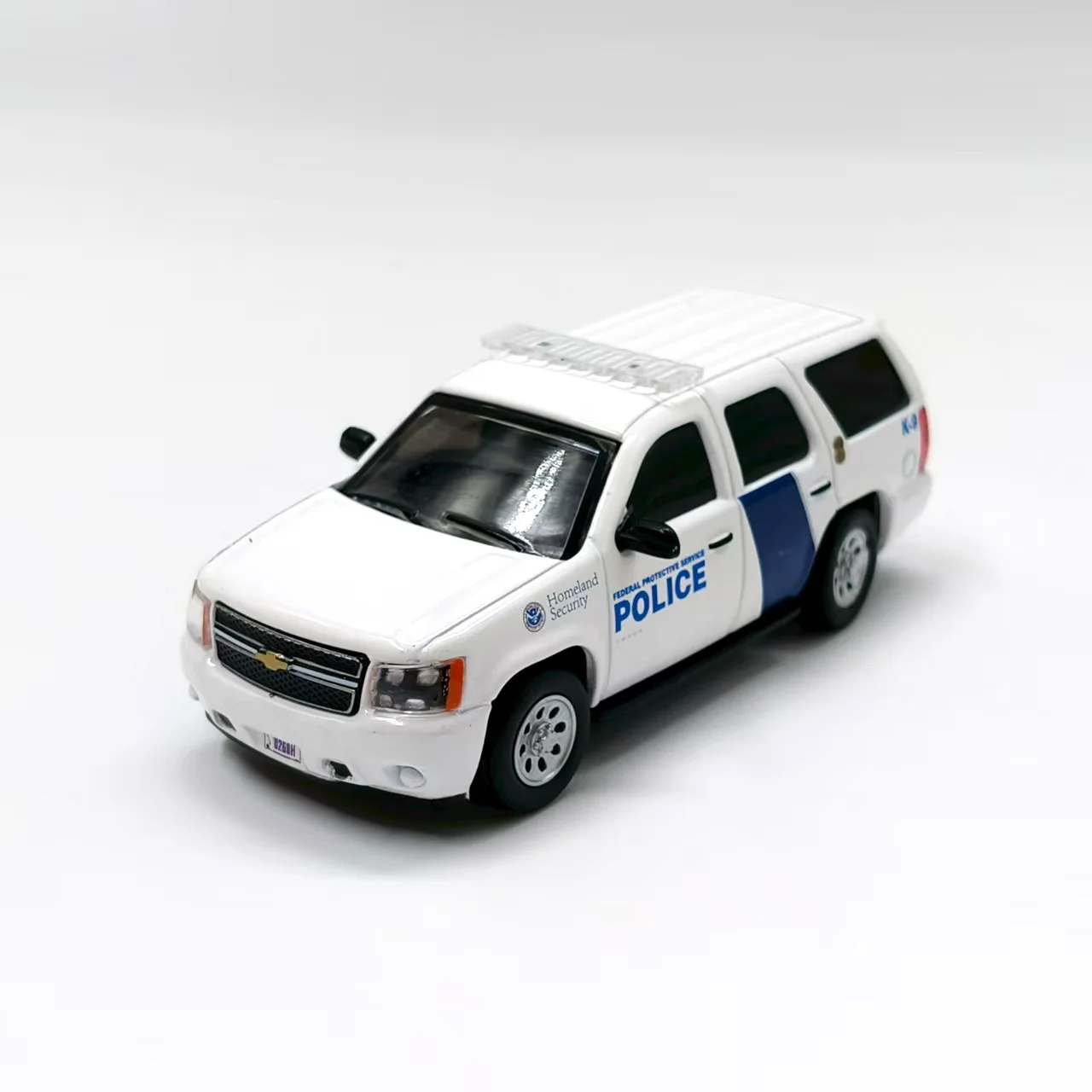 Diecast 596 1:64 Scale Chevrolet Tahe Homeland Security Police Alloy Car Model Collectible Toy Gift Souvenir Display Ornament
Diecast 596 1:64 Scale Chevrolet Tahe Homeland Security Police Alloy Car Model Collectible Toy Gift Souvenir Display Ornament