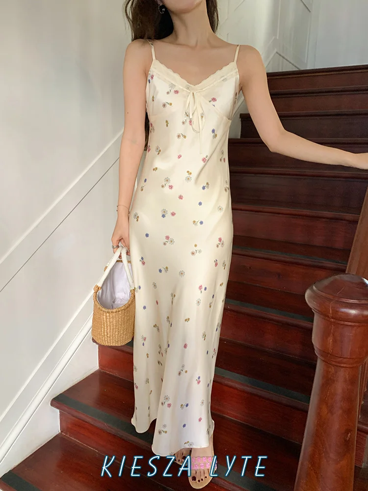 Kiesza lyte 2025 Summer Pure Desire Sexy V-Neck Hips-Wrapped Floral Print Halter Dress Fashion Party birthday dress for women
Kiesza lyte 2025 Summer Pure Desire Sexy V-Neck Hips-Wrapped Floral Print Halter Dress Fashion Party birthday dress for women