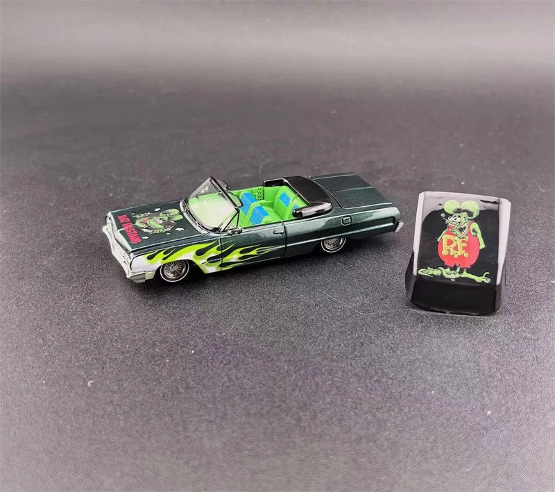 Коллекционная модель автомобиля Impala Lowrider Emerald Rat в масштабе 1:64
Коллекционная модель автомобиля Impala Lowrider Emerald Rat в масштабе 1:64