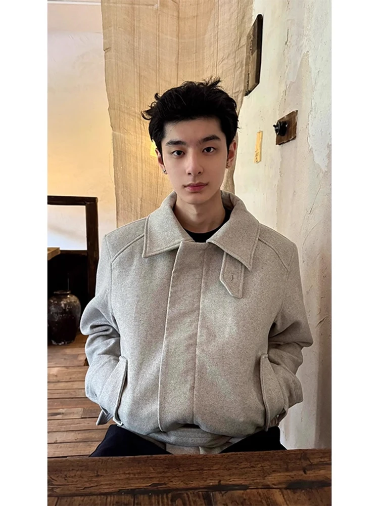 Retro American ey Belted Woolen Jaet Men's ort Waist-Cinching Notch Collar Coat for Autumn And Winter Casual Sle
Retro American ey Belted Woolen Jaet Men's ort Waist-Cinching Notch Collar Coat for Autumn And Winter Casual Sle