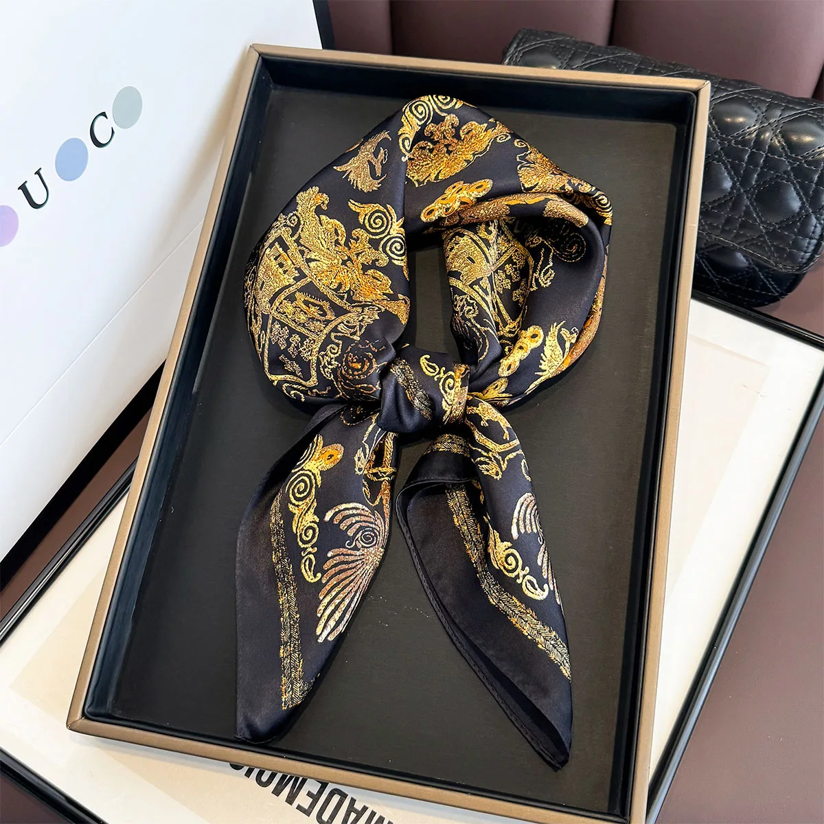 Luxury Design Skinny 100% Silk Square Scarf Women Chain Print Foulard Neckerchief Lady Soft Hairband Head Hijab Bag Ribbon Gift
Luxury Design Skinny 100% Silk Square Scarf Women Chain Print Foulard Neckerchief Lady Soft Hairband Head Hijab Bag Ribbon Gift