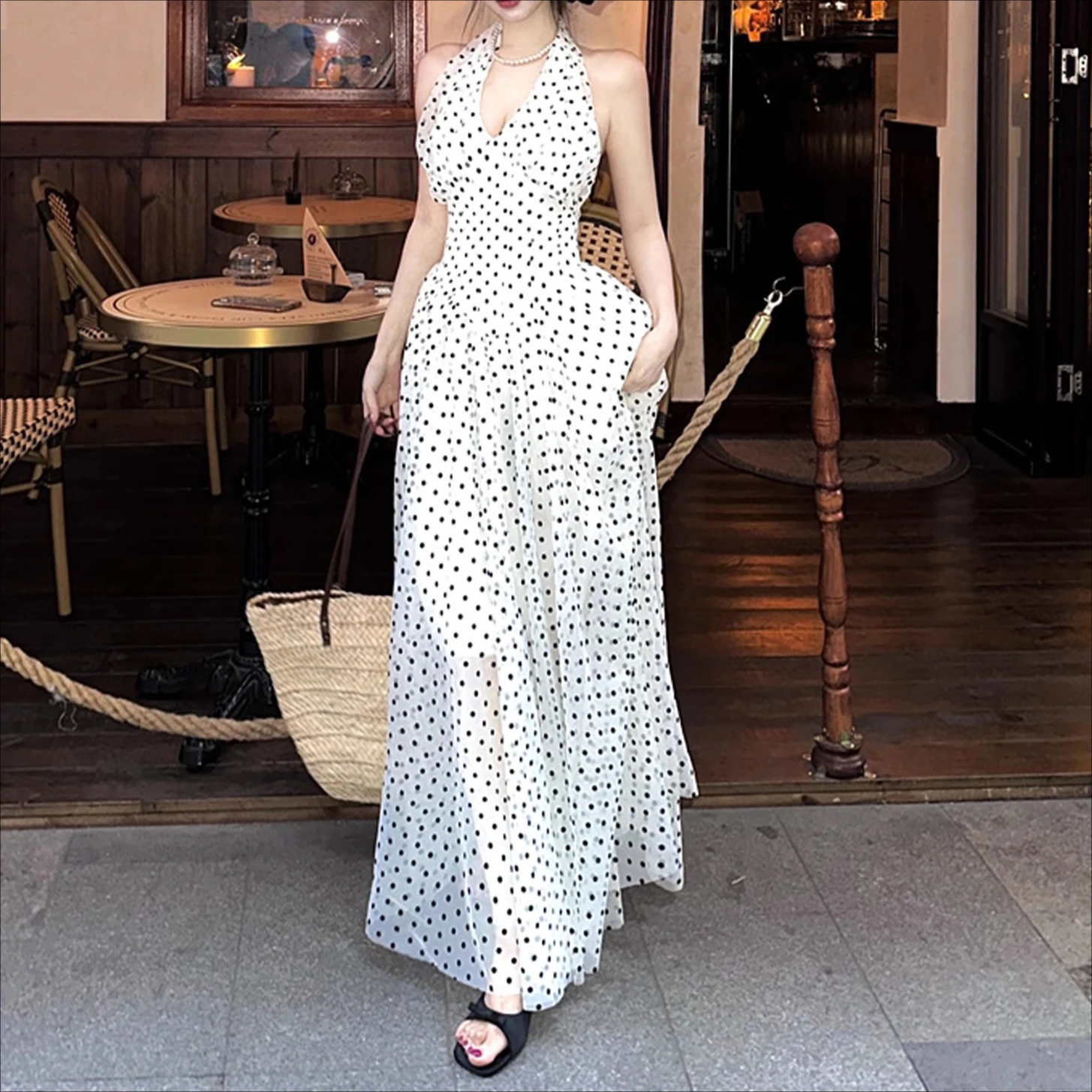 White Dot Elegant Mesh Dress Women Halter Backless Sleeveless Clothing Lady Streetwear Runway Design Party Vestidos Bodycon
White Dot Elegant Mesh Dress Women Halter Backless Sleeveless Clothing Lady Streetwear Runway Design Party Vestidos Bodycon