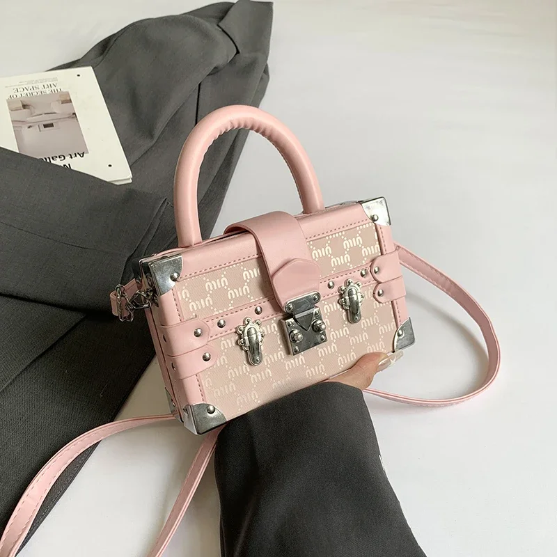 Stylish Vintage Diaper Bags For Women Minimalist Casual Leather Tote Bag Simple Trendy Luxury Large Capacity
Stylish Vintage Diaper Bags For Women Minimalist Casual Leather Tote Bag Simple Trendy Luxury Large Capacity