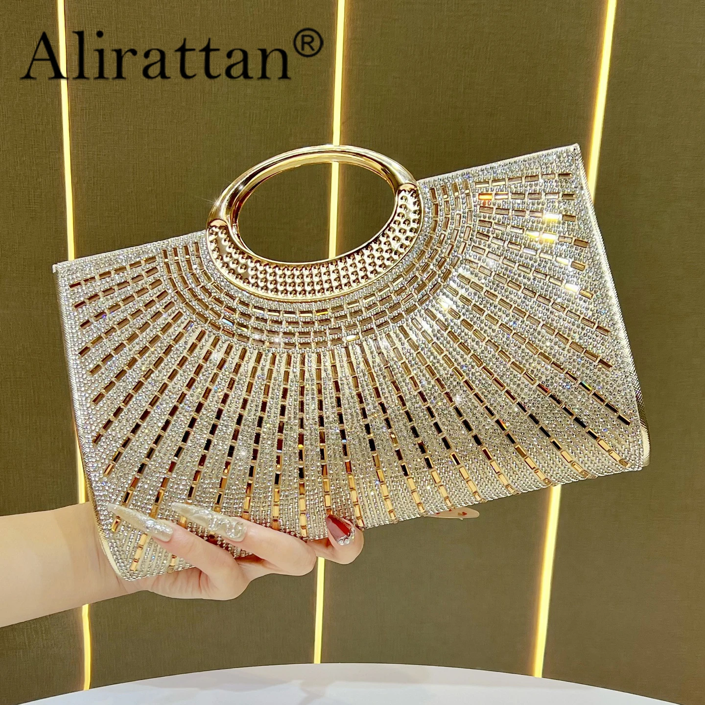 Alirattan 2026 New Retro Handbag With Diamond Inlay Light Luxury Banquet Bag Fashionable Rhinestone Chain Bag Crossbody Bag
Alirattan 2026 New Retro Handbag With Diamond Inlay Light Luxury Banquet Bag Fashionable Rhinestone Chain Bag Crossbody Bag