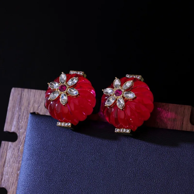 European Medieval Vintage Pumpkin Stud Earrings Heavy Industry Diamond Temperament High Sense Natural Resin Earrings
European Medieval Vintage Pumpkin Stud Earrings Heavy Industry Diamond Temperament High Sense Natural Resin Earrings