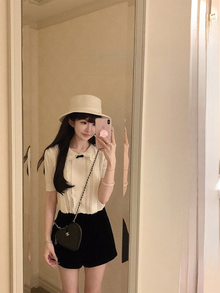 Tudor Miu Set Hand Crocheted Velvet Shorts Edged with Lace Vintage Style Slim Fit Short Sleeve round Neck Thin Polyester Blend
Tudor Miu Set Hand Crocheted Velvet Shorts Edged with Lace Vintage Style Slim Fit Short Sleeve round Neck Thin Polyester Blend