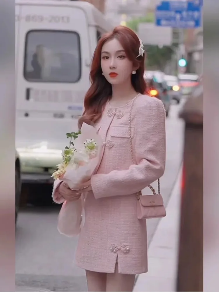UNXX Autumn New French-Inspired Elegant Lady Chic Two-Piece Set Fashionable Short Jacket and Skirt Outfit Female Women Coat Top
UNXX Autumn New French-Inspired Elegant Lady Chic Two-Piece Set Fashionable Short Jacket and Skirt Outfit Female Women Coat Top