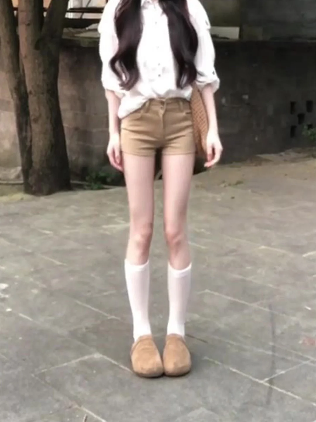 Slim Fit Low Waist Denim Shorts Summer New Style Khaki Straight Leg Trendy Thinming Low Waist Jeans Shorts for Women
Slim Fit Low Waist Denim Shorts Summer New Style Khaki Straight Leg Trendy Thinming Low Waist Jeans Shorts for Women