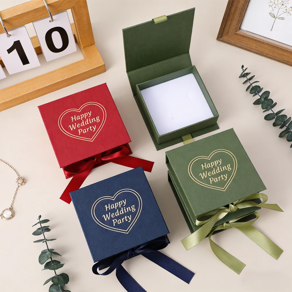 20 шт. подарочных коробочек для украшений с персонализированным логотипом, 9,5x9,5x3,5 см, с бантом и лентой, для хранения колец, сережек, браслетов, кулонов и других украшений.
20 шт. подарочных коробочек для украшений с персонализированным логотипом, 9,5x9,5x3,5 см, с бантом и лентой, для хранения колец, сережек, браслетов, кулонов и других украшений.