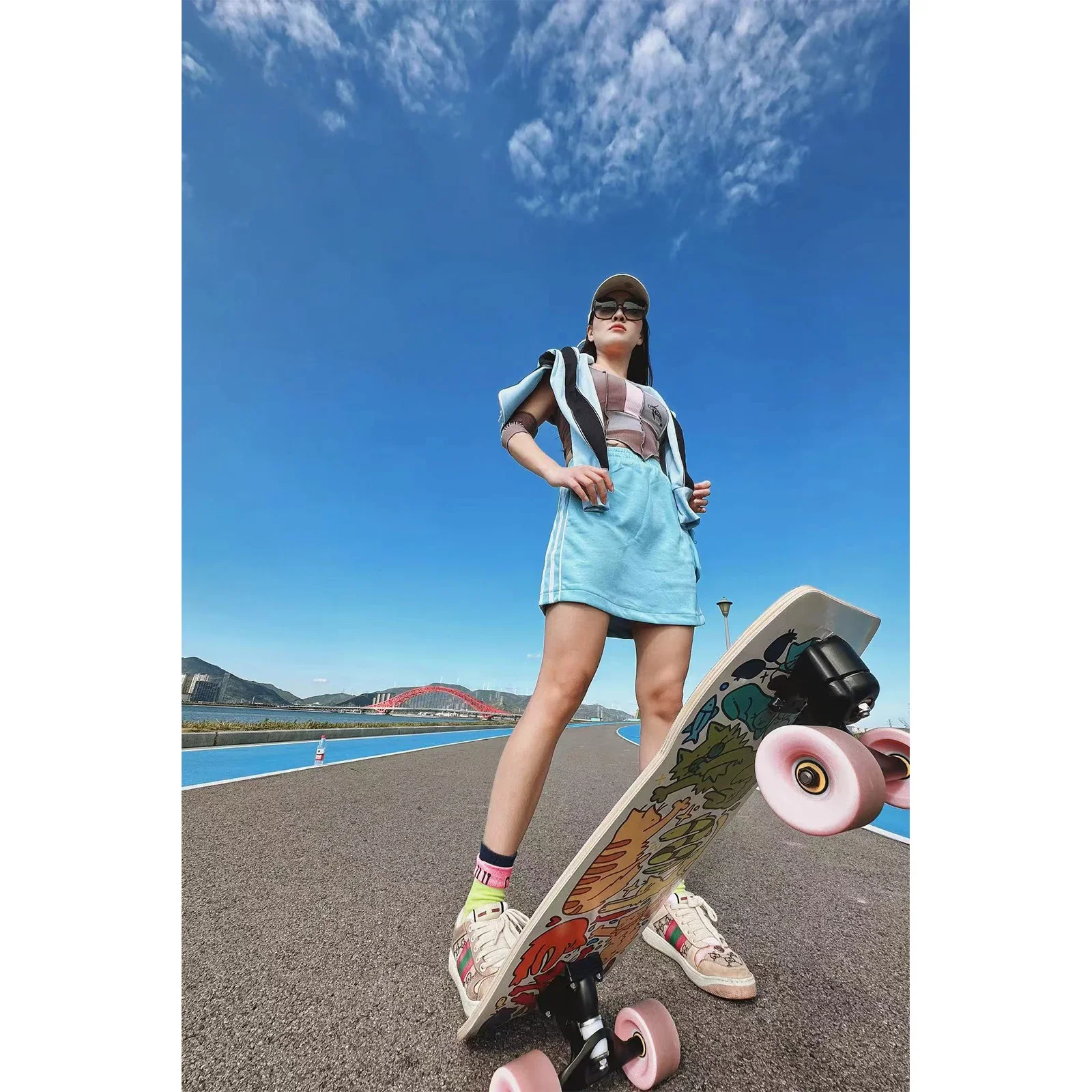 New Design 29 Inch Land Surfboard S5 Spring Truck skateboard with Protective Gears and Other Gifts
New Design 29 Inch Land Surfboard S5 Spring Truck skateboard with Protective Gears and Other Gifts
