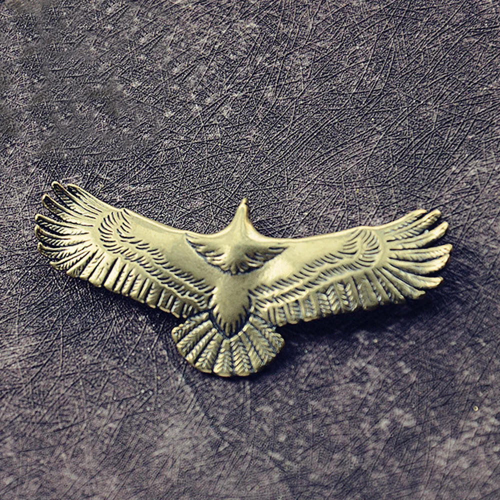 Brass Soaring Eagle Statue Craft Ornament Key Wallet Vintage Hanging Accessories Desktop Home Decoration
Brass Soaring Eagle Statue Craft Ornament Key Wallet Vintage Hanging Accessories Desktop Home Decoration