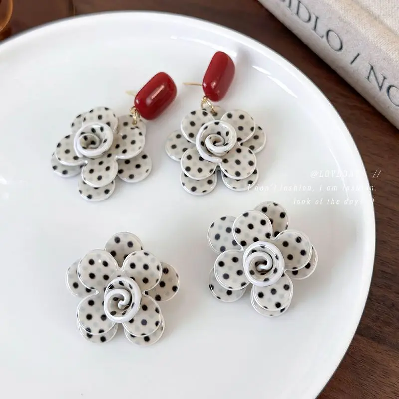 Earrings Red Polka Dot Floral Enamel Oversized Stud Retro Vintage Unique Statement Jewelry for Women Daily Wear
Earrings Red Polka Dot Floral Enamel Oversized Stud Retro Vintage Unique Statement Jewelry for Women Daily Wear