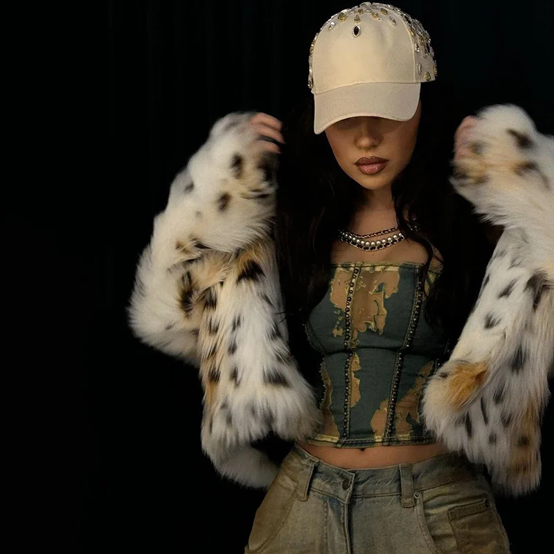 Leosoxs 2025 Furry Leopard Print Luxury Jacket Women Warm Winter Hipster O-Neck Full Sleeve Coat Outerwear Y2k Streetwear
Leosoxs 2025 Furry Leopard Print Luxury Jacket Women Warm Winter Hipster O-Neck Full Sleeve Coat Outerwear Y2k Streetwear