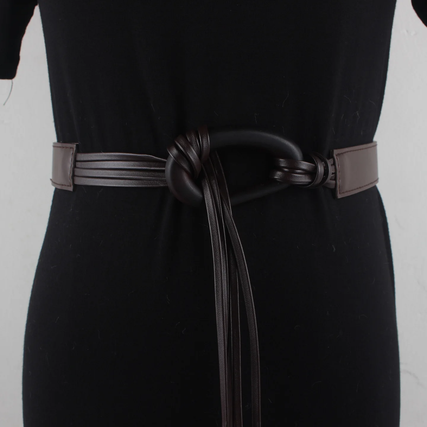 Модный завязанный тонкий ремень, женский универсальный ремень для платья, пояс в этническом стиле с завязками на талии, панк Y2k Spice Girls, пояс из искусственной кожи на шнуровке
Модный завязанный тонкий ремень, женский универсальный ремень для платья, пояс в этническом стиле с завязками на талии, панк Y2k Spice Girls, пояс из искусственной кожи на шнуровке