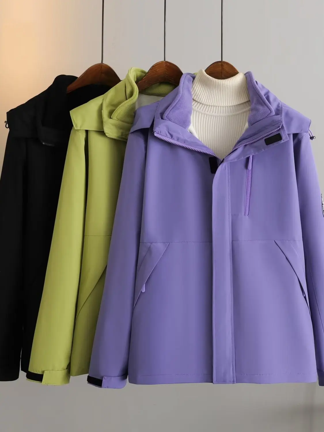 plus Size Women's Winter Jacket 2025 Korean Style Thickened Fleece Lined Removable Hood Zipper Closure Long Sleeve Outerwear
plus Size Women's Winter Jacket 2025 Korean Style Thickened Fleece Lined Removable Hood Zipper Closure Long Sleeve Outerwear
