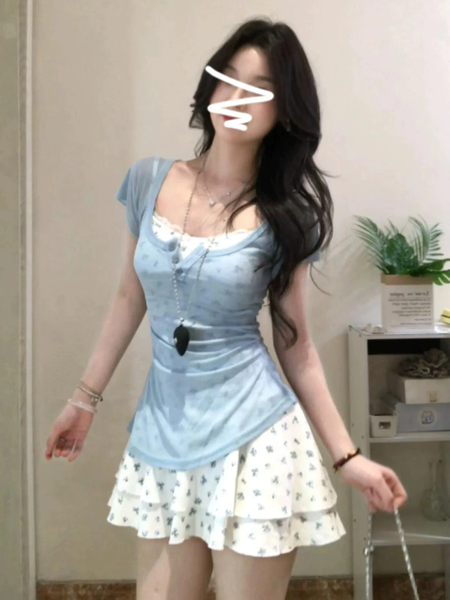 Blue Lace Splice Floral Short Sleeve T-Shirt Cover up Summer 2026 New Style Two Piece Set High Waist V Neck Breathable Casual...
Blue Lace Splice Floral Short Sleeve T-Shirt Cover up Summer 2026 New Style Two Piece Set High Waist V Neck Breathable Casual...