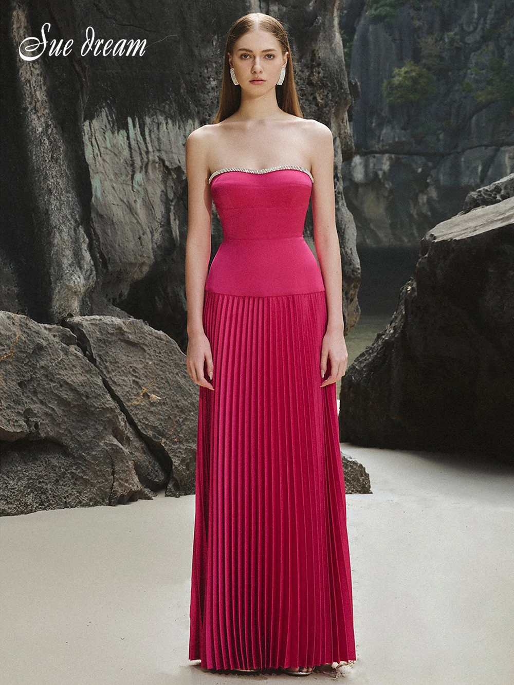 2024 Summer New Women's Sexy Strapless Diamond Long Dress Bodycon Celebrity Party Cocktail Pleated Dress Vestidos
2024 Summer New Women's Sexy Strapless Diamond Long Dress Bodycon Celebrity Party Cocktail Pleated Dress Vestidos