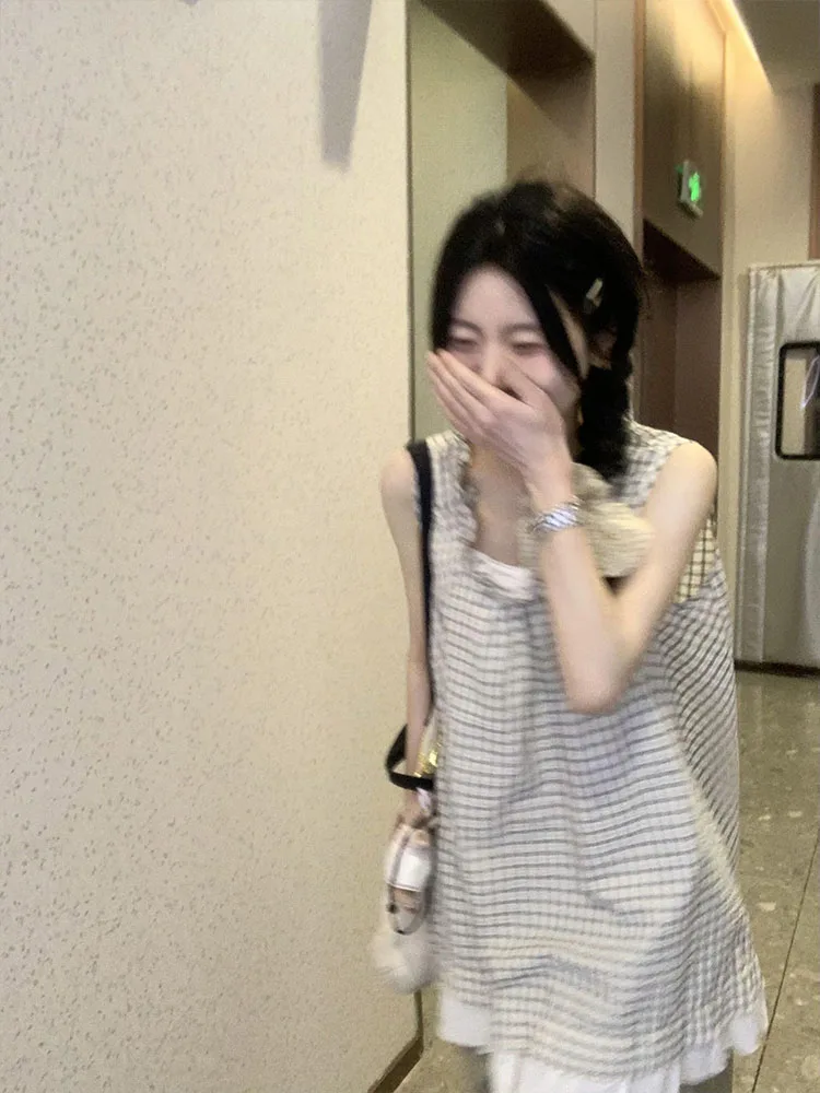 Корейский дизайн, летний новый женский жилет с открытыми плечами, свободная верхняя одежда со шлепанцами, топ с милым узором Sle id
Корейский дизайн, летний новый женский жилет с открытыми плечами, свободная верхняя одежда со шлепанцами, топ с милым узором Sle id