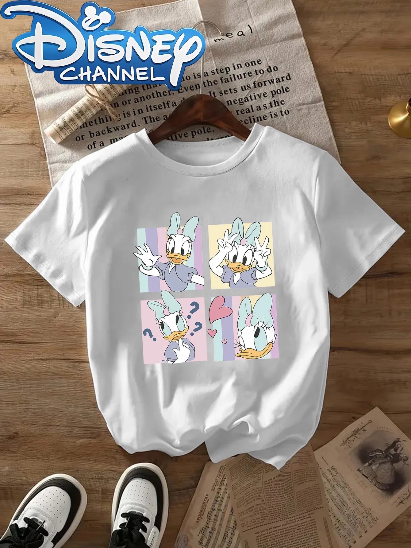 Disney Women's Daisy Duck Pattern Printed T-shirt -4-Grid Cartoon Design Round Neck Summer Casual Top Fabric Daily Fashion
Disney Women's Daisy Duck Pattern Printed T-shirt -4-Grid Cartoon Design Round Neck Summer Casual Top Fabric Daily Fashion