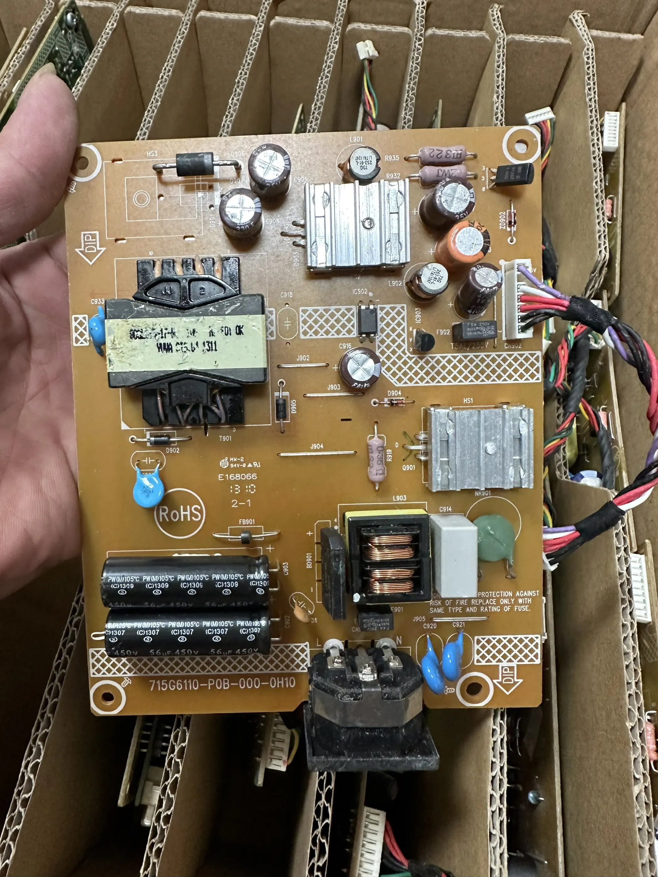 Original P2714HC power board 715G6110-P01-000-0H1M
Original P2714HC power board 715G6110-P01-000-0H1M