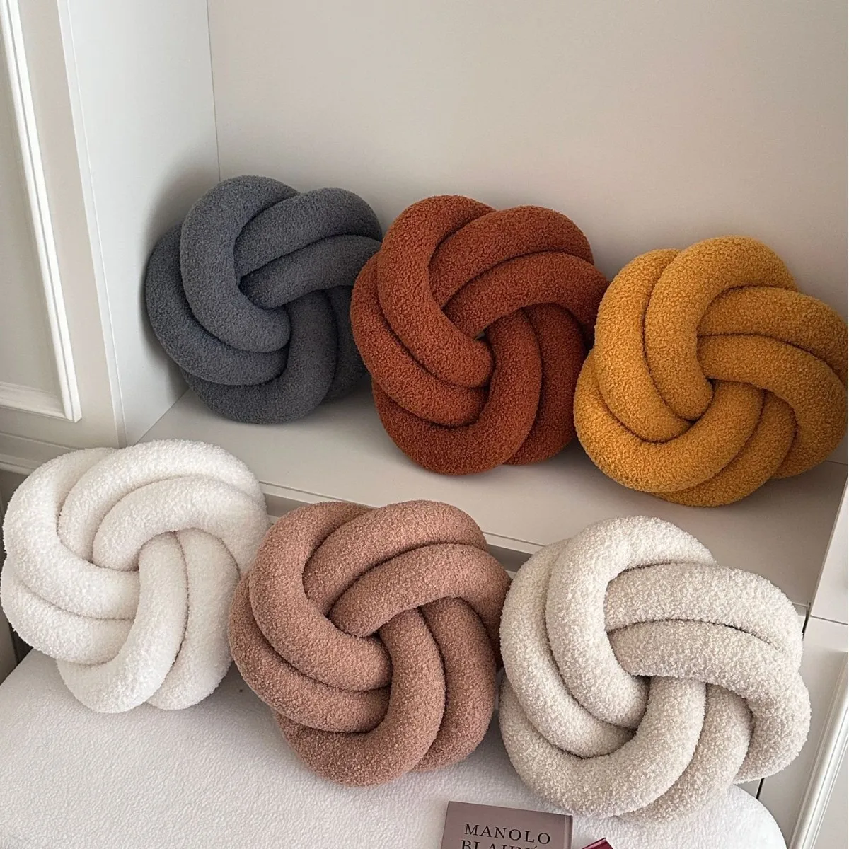 Lambskin Velvet Round Cushion Hand Braided Two Rope Flower Design Sofa Back Support Pillow
Lambskin Velvet Round Cushion Hand Braided Two Rope Flower Design Sofa Back Support Pillow