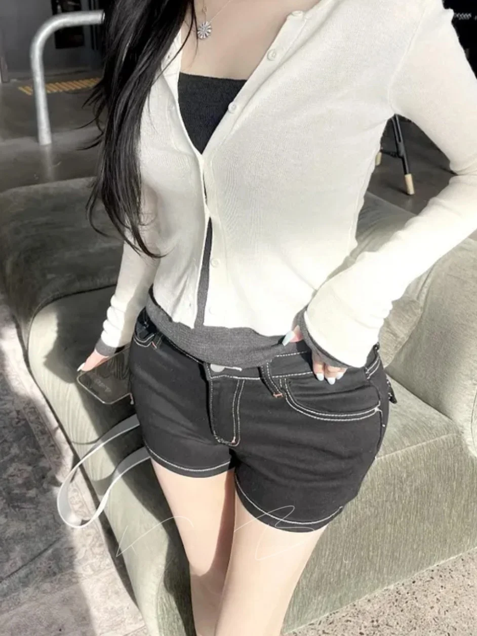 High Waist Slim Fit Korean Style Denim Shorts Women's Fashion Butt Lifting Elastic Soft Fabric Summer Season Ladies Jeans
High Waist Slim Fit Korean Style Denim Shorts Women's Fashion Butt Lifting Elastic Soft Fabric Summer Season Ladies Jeans