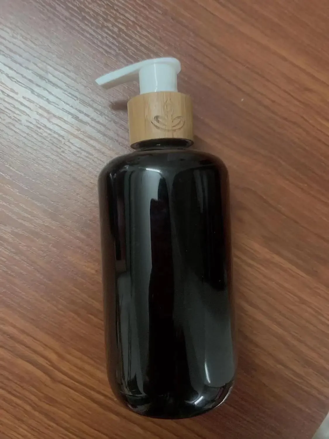Black cosmetic PET bottles, empty shampoo lotion pump container plastic cosmetic packaging with dispenser,shower gel bottle
Black cosmetic PET bottles, empty shampoo lotion pump container plastic cosmetic packaging with dispenser,shower gel bottle