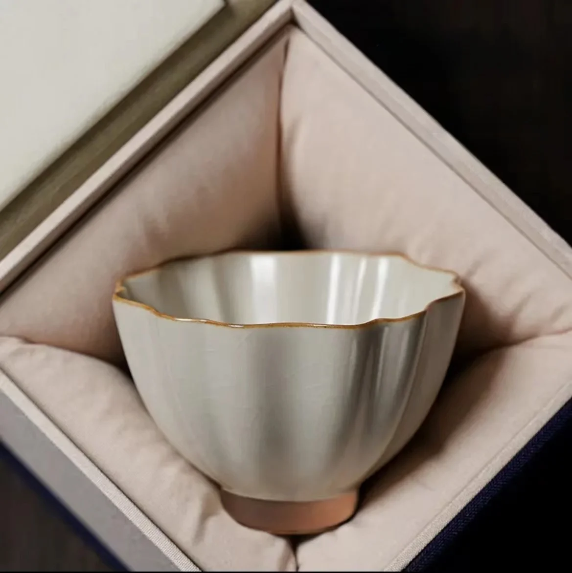 New Arrival Single Cup FuYao Owner Tea Cup Song Dynasty Imitation Ice Flower Gongfu Tea Drinking Cup Personal Cultivation
New Arrival Single Cup FuYao Owner Tea Cup Song Dynasty Imitation Ice Flower Gongfu Tea Drinking Cup Personal Cultivation