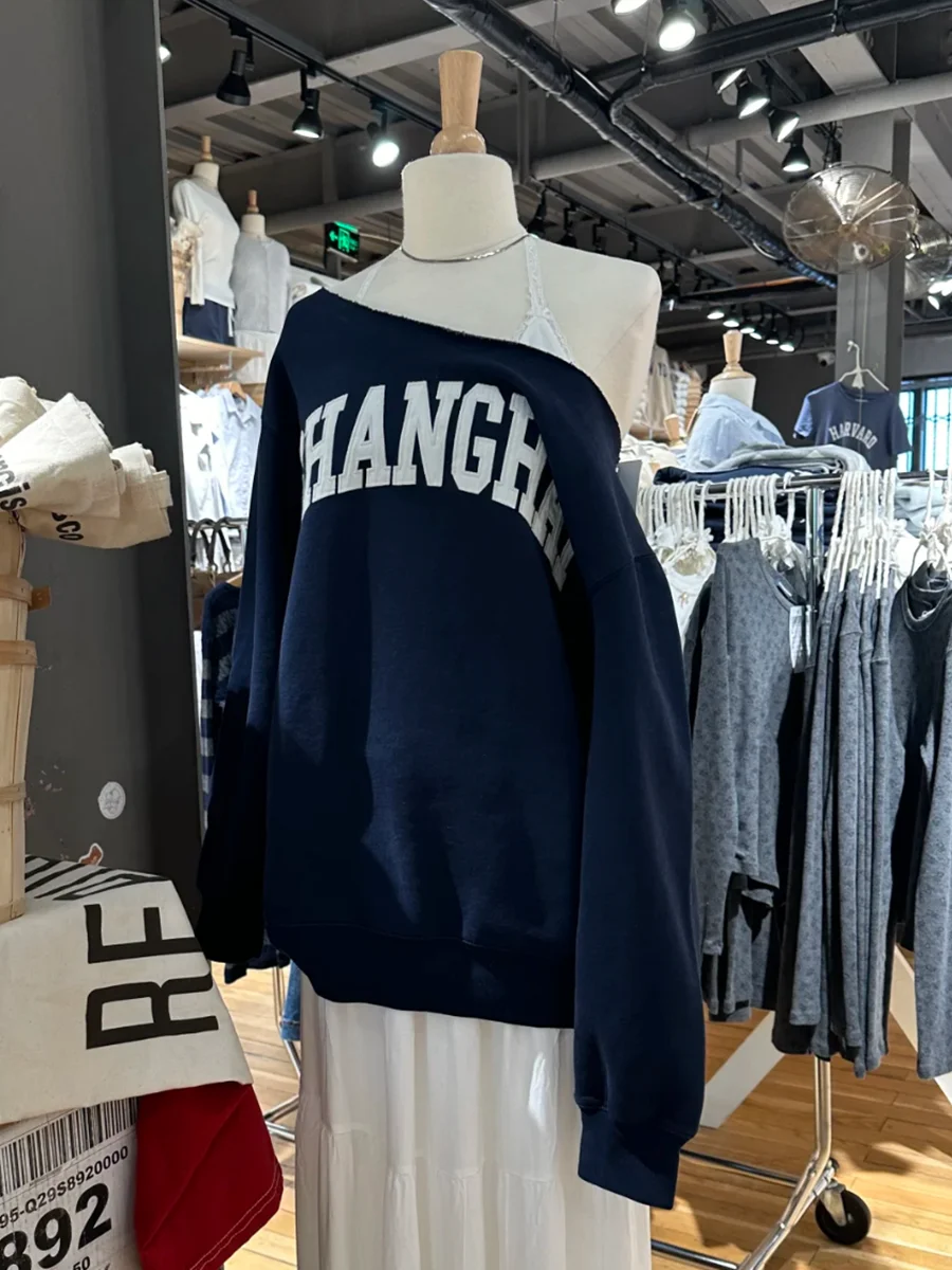 Letter Embroidery Oversized Sweatshirt Women Raw Hem Scoop Neck Long Sleeve Pullover Tops Autumn Streetwear Vintage Loose Hoodie
Letter Embroidery Oversized Sweatshirt Women Raw Hem Scoop Neck Long Sleeve Pullover Tops Autumn Streetwear Vintage Loose Hoodie