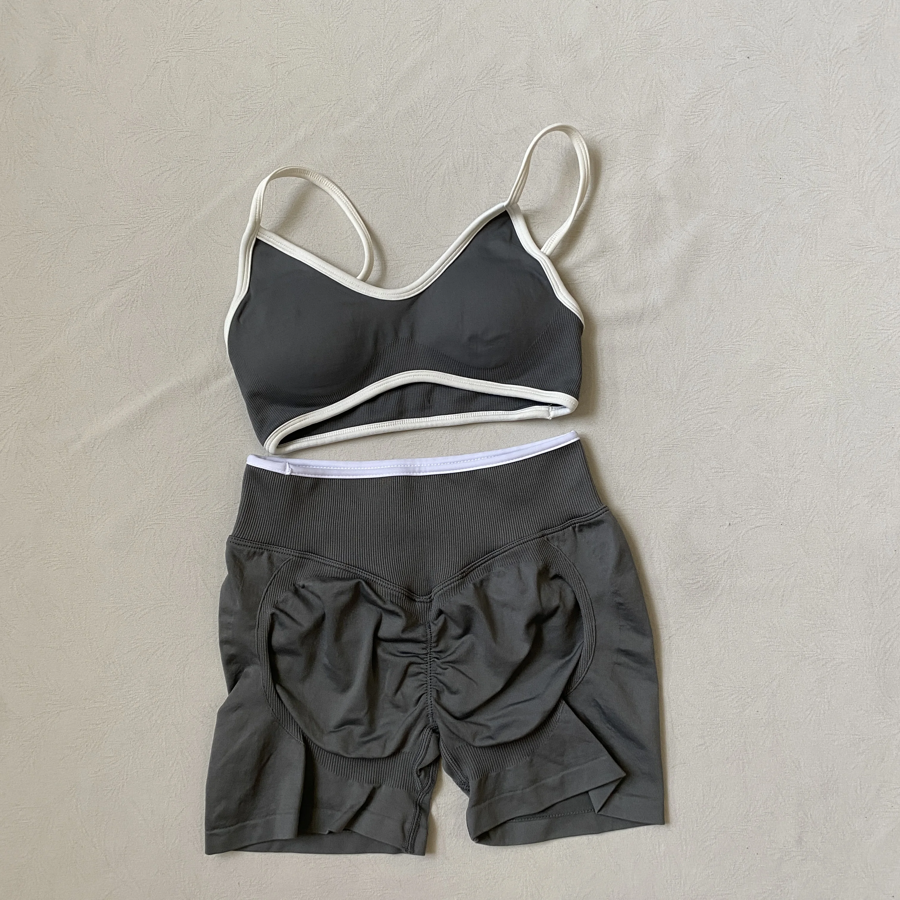 High-waist Slim-fit Women's Sports Suit Seamless Quick-drying Clothes, Training Fitness Suit, Peach Hip Yoga Suit
High-waist Slim-fit Women's Sports Suit Seamless Quick-drying Clothes, Training Fitness Suit, Peach Hip Yoga Suit