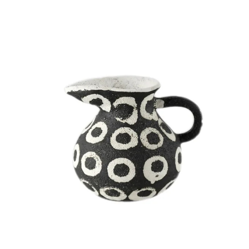 Wabi Sand minimalist black and white ceramic vase
Wabi Sand minimalist black and white ceramic vase