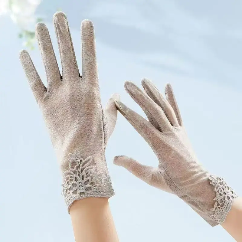 1 Pairs Ladies' Gloves Korean Summer Lace Touch Screen Gloves For Driving Breathable Sun Resistant Bow Lightweight Versatile
1 Pairs Ladies' Gloves Korean Summer Lace Touch Screen Gloves For Driving Breathable Sun Resistant Bow Lightweight Versatile