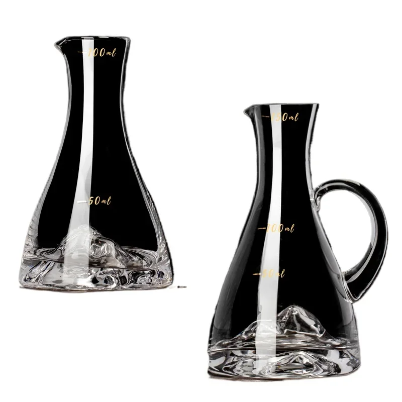 Crystal glass wine dispenser, gold-painted with graduated decanter, household wine dispenser
Crystal glass wine dispenser, gold-painted with graduated decanter, household wine dispenser
