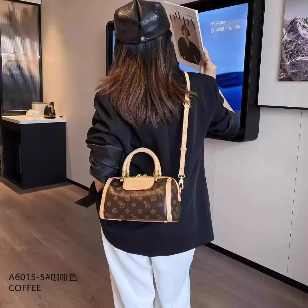 Известный дизайнерский вид Кожаная сумка через плечо Женская сумка через плечо Женская элегантная сумка-тоут с верхней ручкой Модная сумка 
Известный дизайнерский вид Кожаная сумка через плечо Женская сумка через плечо Женская элегантная сумка-тоут с верхней ручкой Модная сумка