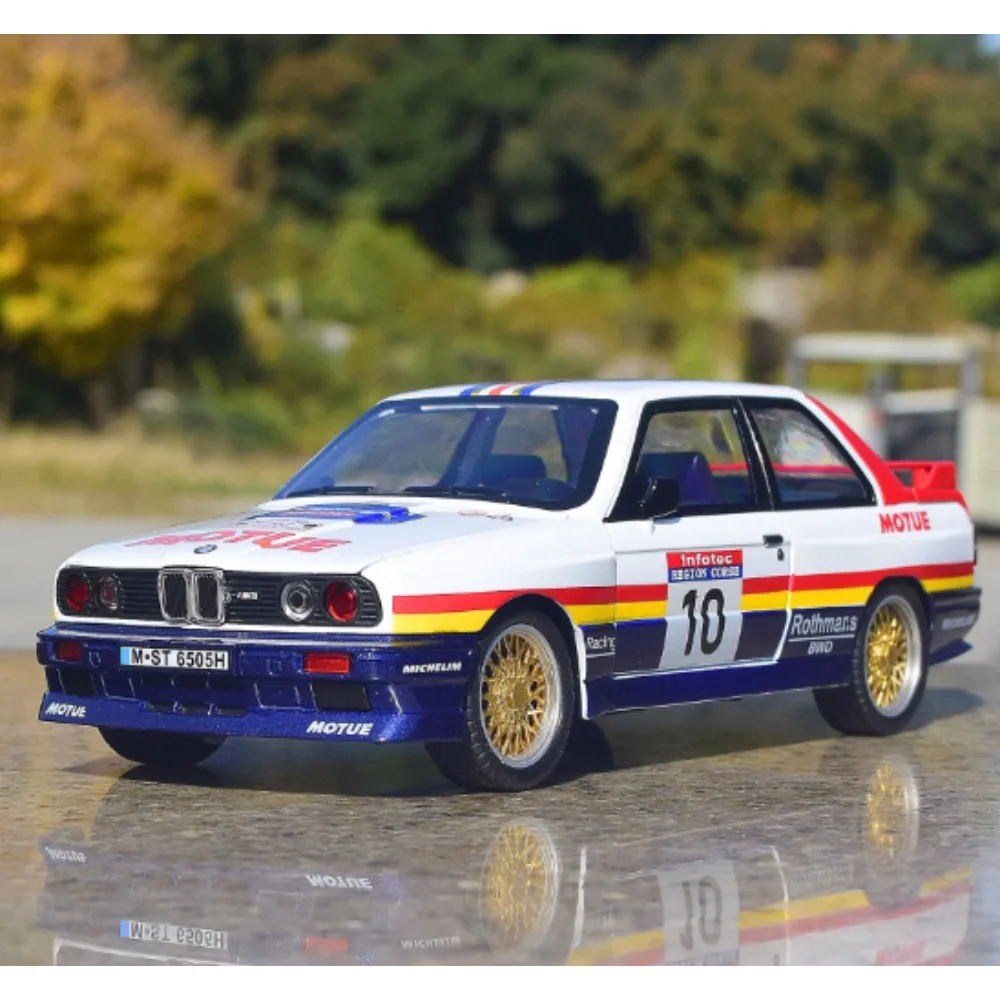 1:24 M3 E30 Mpower окрашенная цветочная версия из сплава, литая под давлением картина, модель автомобиля, звук, свет, частные коллекционные предметы, декоративные подарки
1:24 M3 E30 Mpower окрашенная цветочная версия из сплава, литая под давлением картина, модель автомобиля, звук, свет, частные коллекционные предметы, декоративные подарки