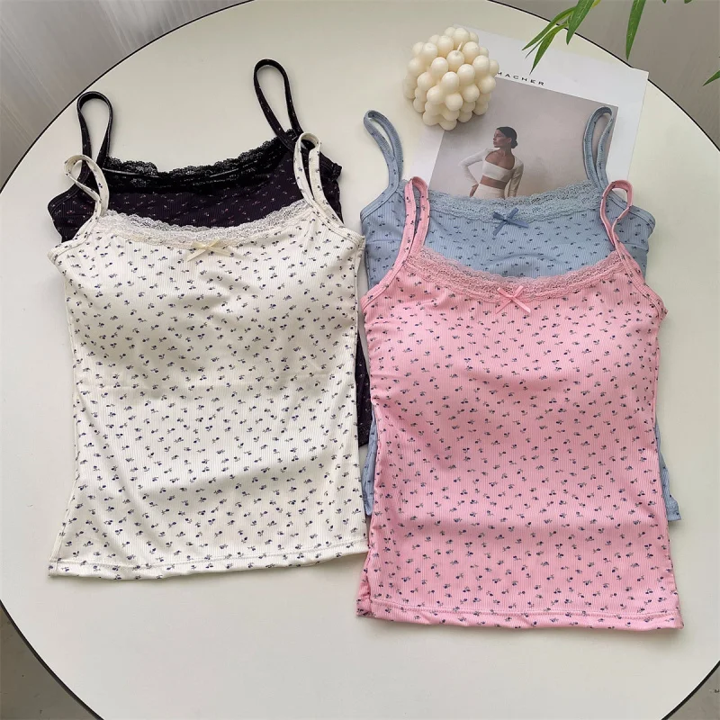 Women Padded Ice Silk Spaghetti Strap Tank Top Sleeveless Seamless Cross Basic Slim Fit Inner Outerwear Versatile Casual Top
Women Padded Ice Silk Spaghetti Strap Tank Top Sleeveless Seamless Cross Basic Slim Fit Inner Outerwear Versatile Casual Top