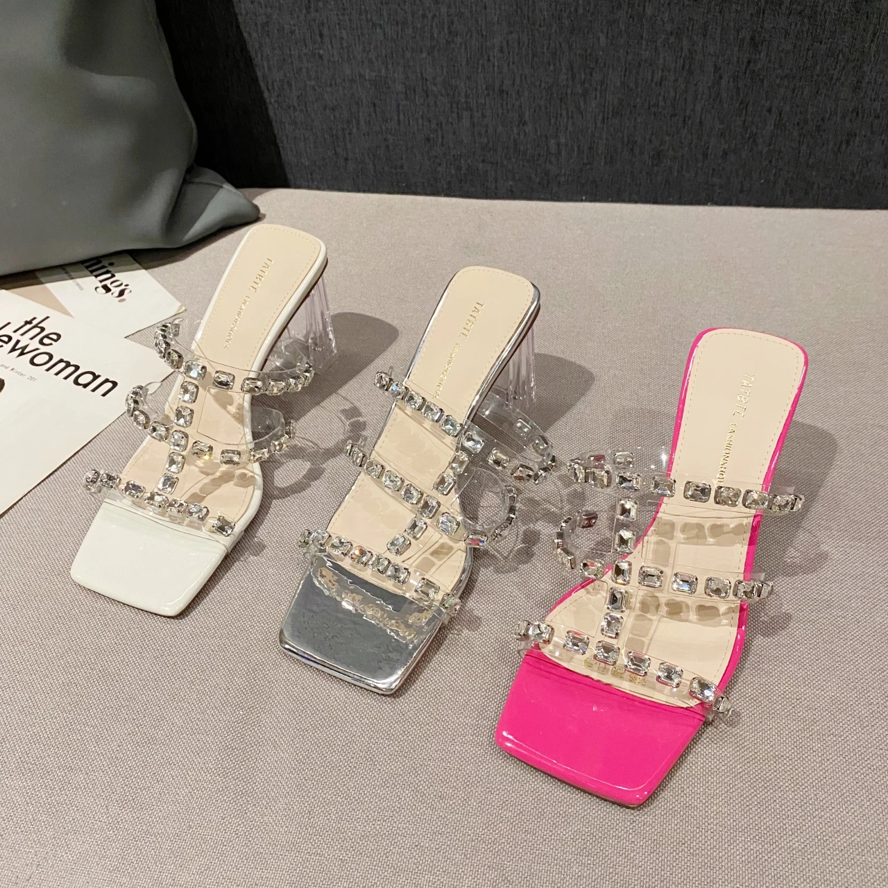 Luxury Rhinestone Sandals Women Shoes 2024 Summer Trend Fashion Crystal High Heels Sexy Thick Heels Slippers Banquet With Skirts
Luxury Rhinestone Sandals Women Shoes 2024 Summer Trend Fashion Crystal High Heels Sexy Thick Heels Slippers Banquet With Skirts