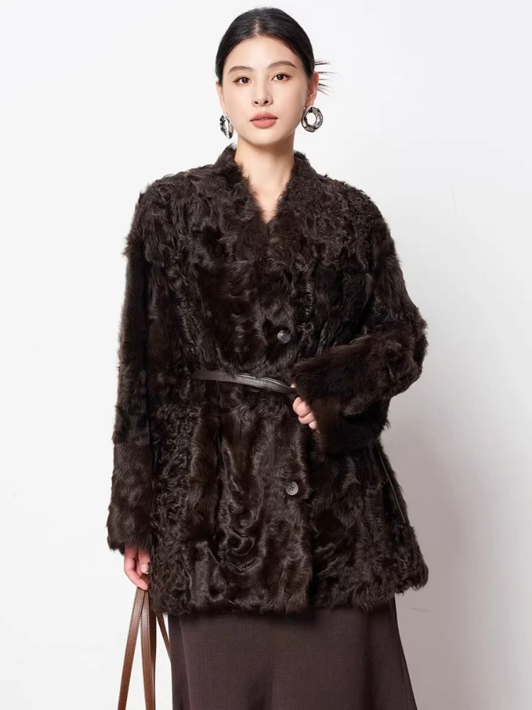 High-end Luxury Natural Lamb Fur Plush Jackets for Women Simple V-neck Winter Genuine Leather Real Fur Shearling Coat with Belt
High-end Luxury Natural Lamb Fur Plush Jackets for Women Simple V-neck Winter Genuine Leather Real Fur Shearling Coat with Belt