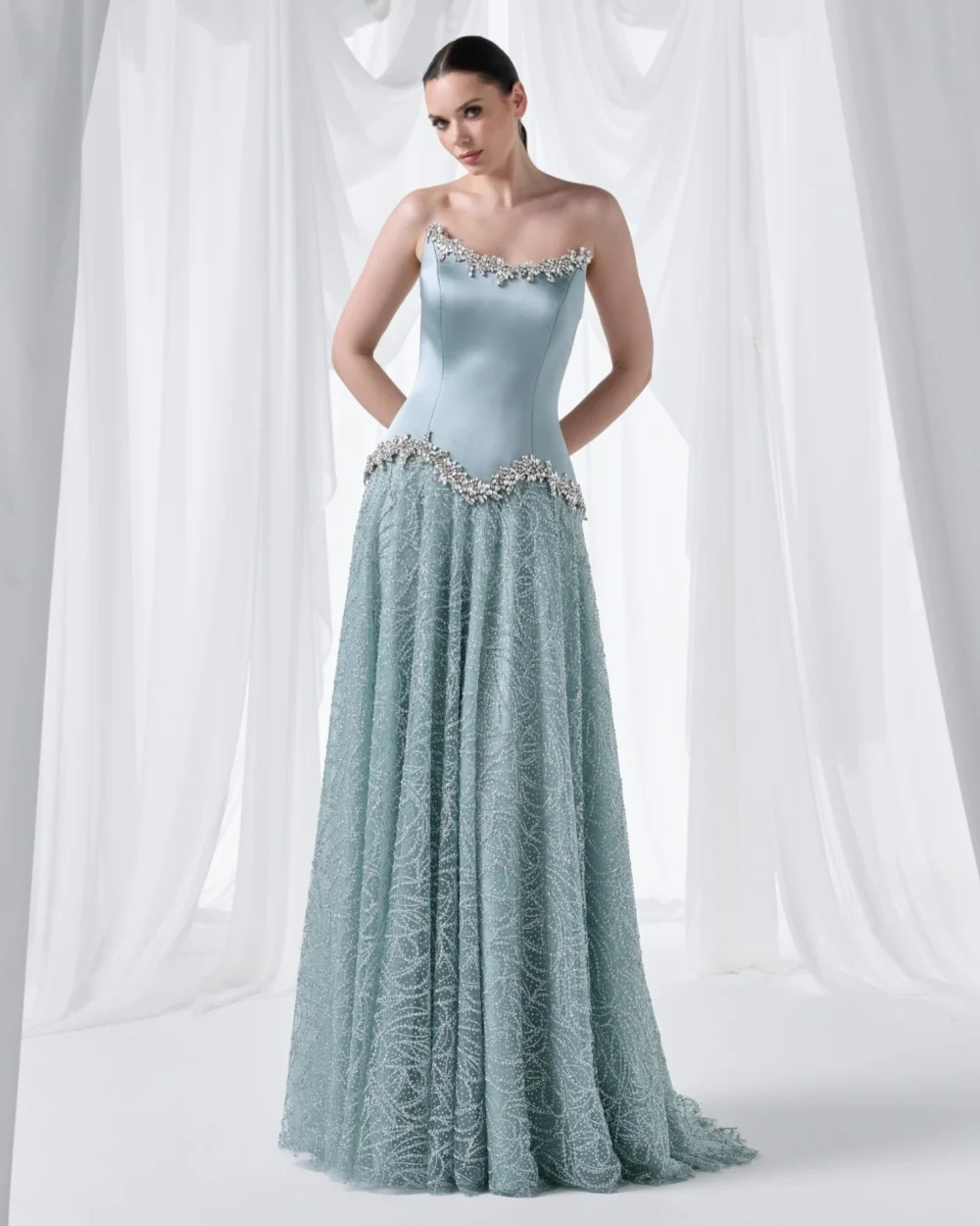 Customized Modern Style Women Charmeuse Rhinestone Ruched A-Line Evening Dresses Fashion Strapless Sleeveless Long Prom Dresses
Customized Modern Style Women Charmeuse Rhinestone Ruched A-Line Evening Dresses Fashion Strapless Sleeveless Long Prom Dresses