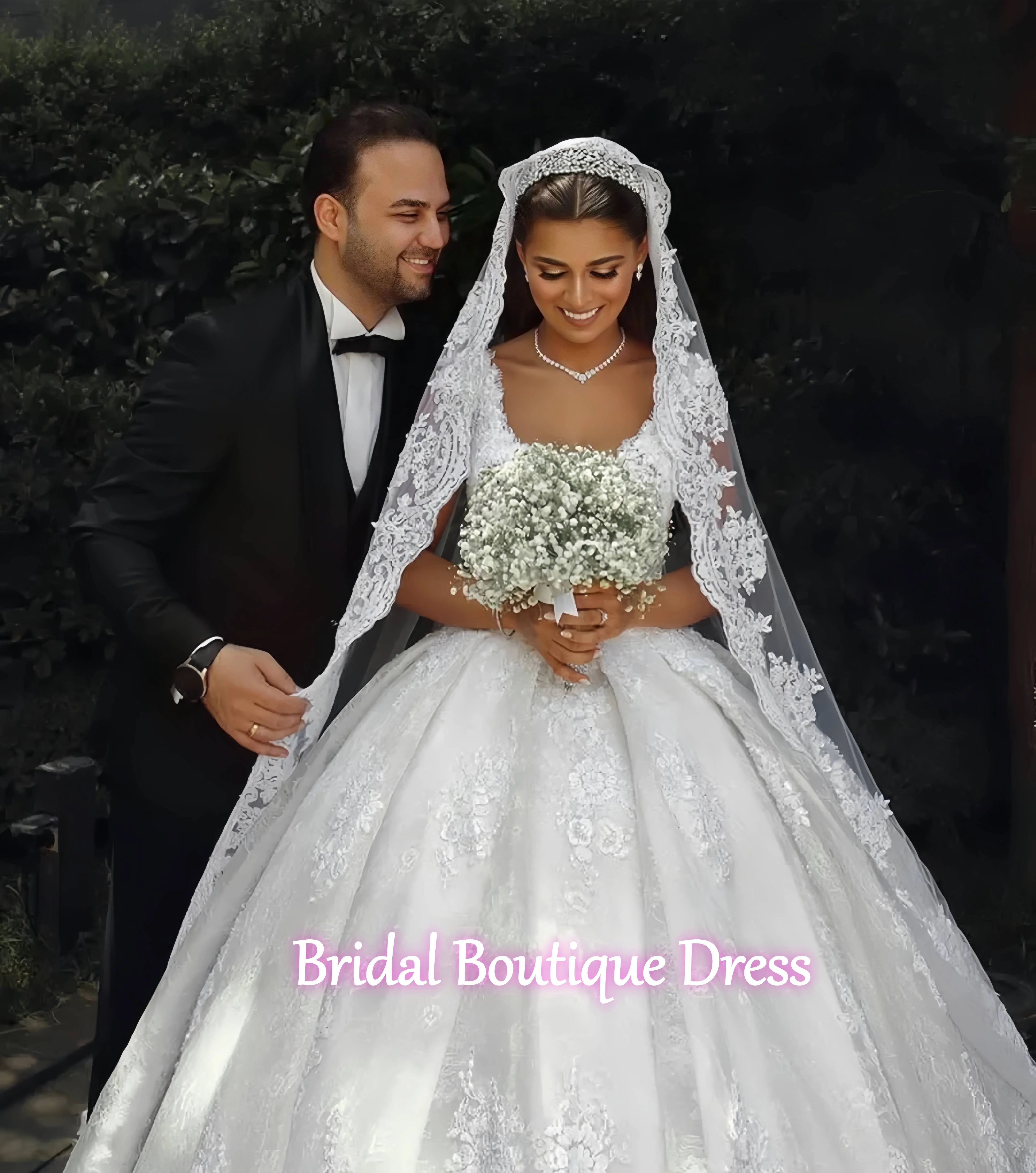 Customized Exquisite Sequins Wedding Dresses Bridal Ball Gowns Square Neck Puffy Lace Appliques Wedding Gowns Vestido De Novia
Customized Exquisite Sequins Wedding Dresses Bridal Ball Gowns Square Neck Puffy Lace Appliques Wedding Gowns Vestido De Novia