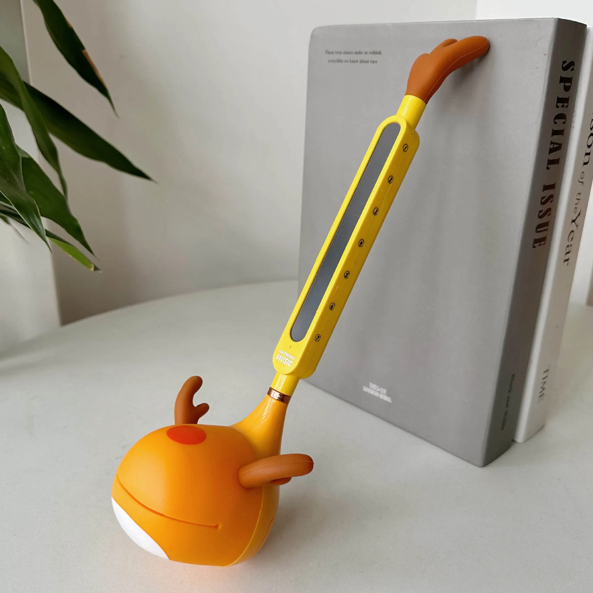 Children's Fun Electronic Music Tadpole Electric Erhu Guitar Toy Instrument For Beginners With Sound-changing Speaker
Children's Fun Electronic Music Tadpole Electric Erhu Guitar Toy Instrument For Beginners With Sound-changing Speaker