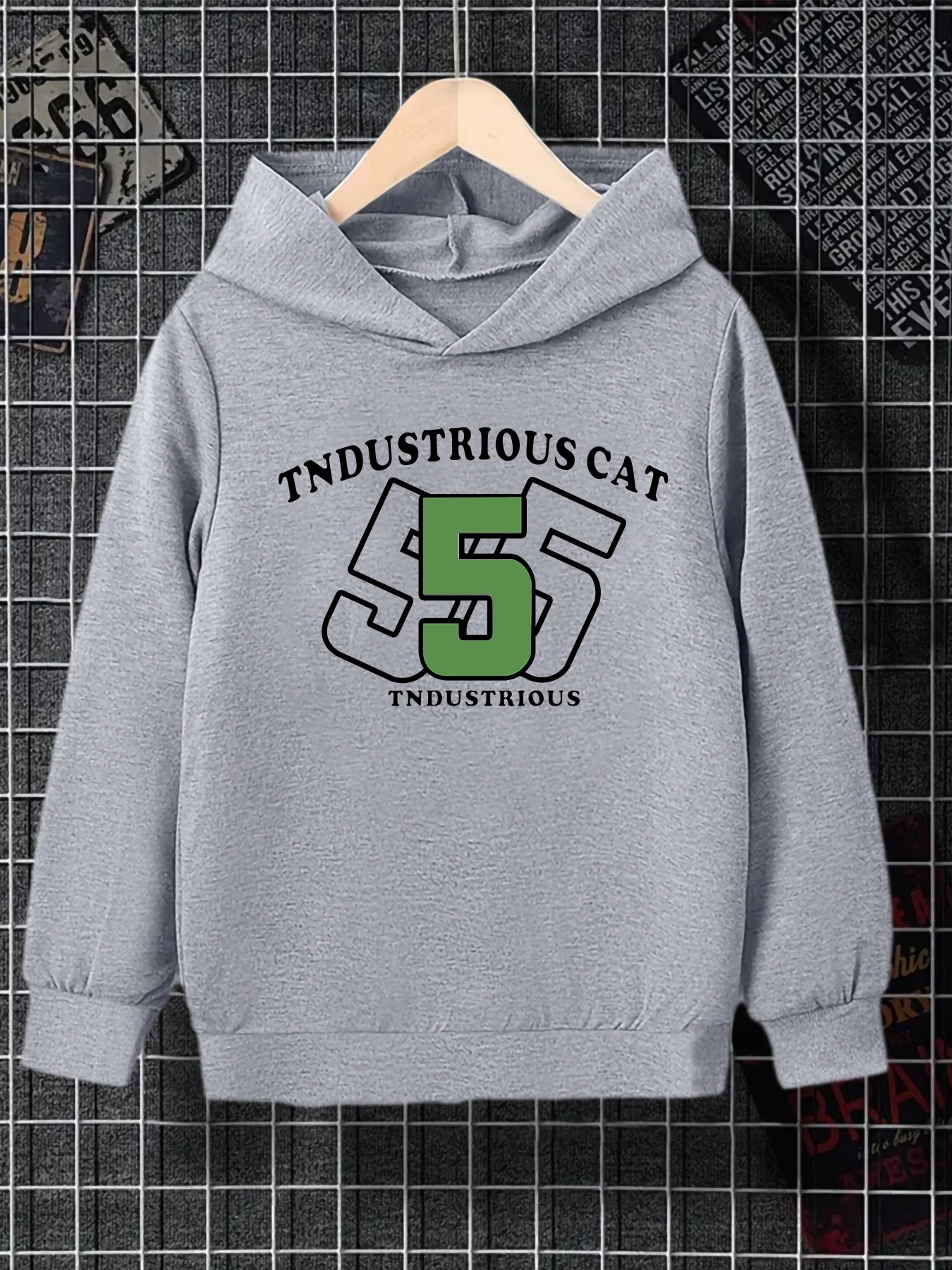 A Casual And Simple Grey Hooded Sweatshirt For Boys With A Print Of The Number 5 Pattern, Suitable For Daily Outings
A Casual And Simple Grey Hooded Sweatshirt For Boys With A Print Of The Number 5 Pattern, Suitable For Daily Outings